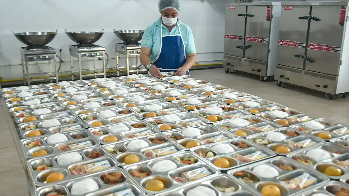 Mendagri Tito Dorong Pemda Bikin Satgas Percepatan Program MBG