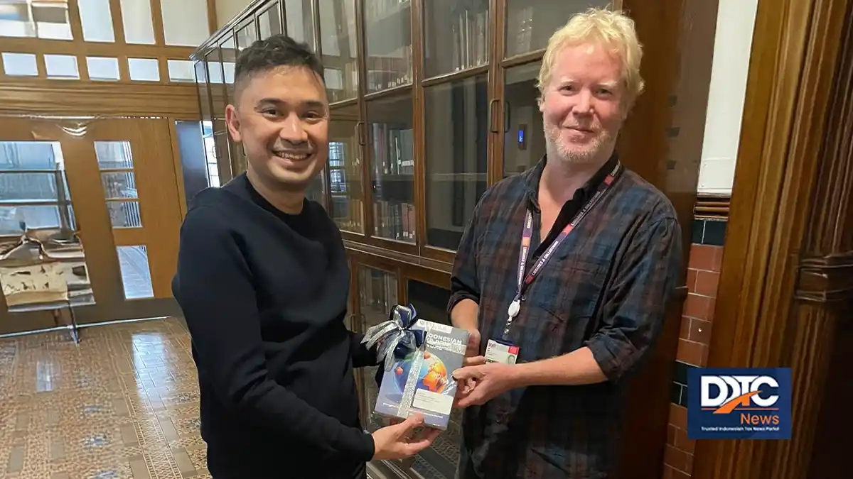 Dua Buku DDTC Jadi Koleksi Perpustakaan LSE dan King‘s College London