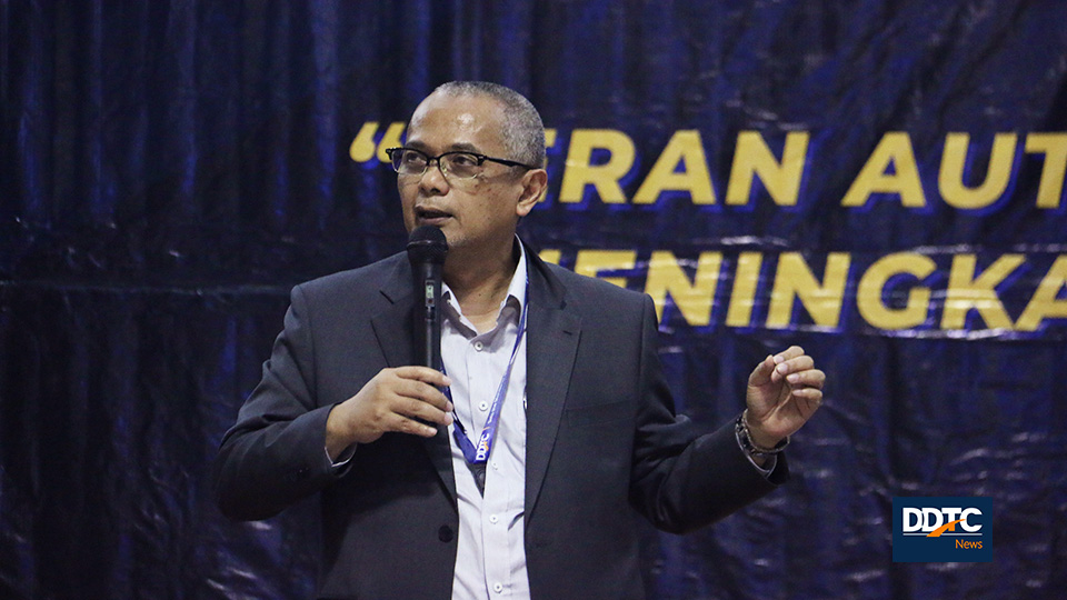 Managing Partner DDTC Darussalam merespons pertanyaan dari peserta seminar. 