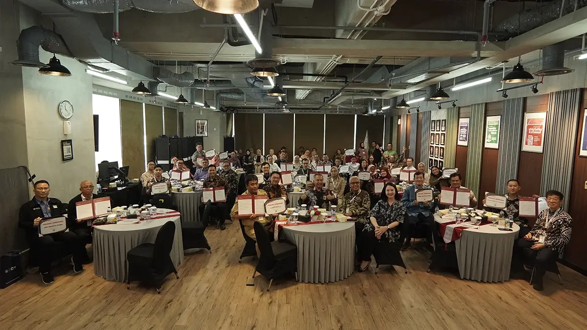 DJP Jakut Beri Apresiasi dan Piagam Wajib Pajak untuk Para Stakeholder