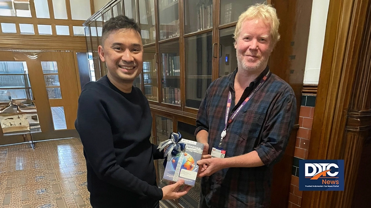 Dua Buku DDTC Jadi Koleksi Perpustakaan LSE dan King‘s College London