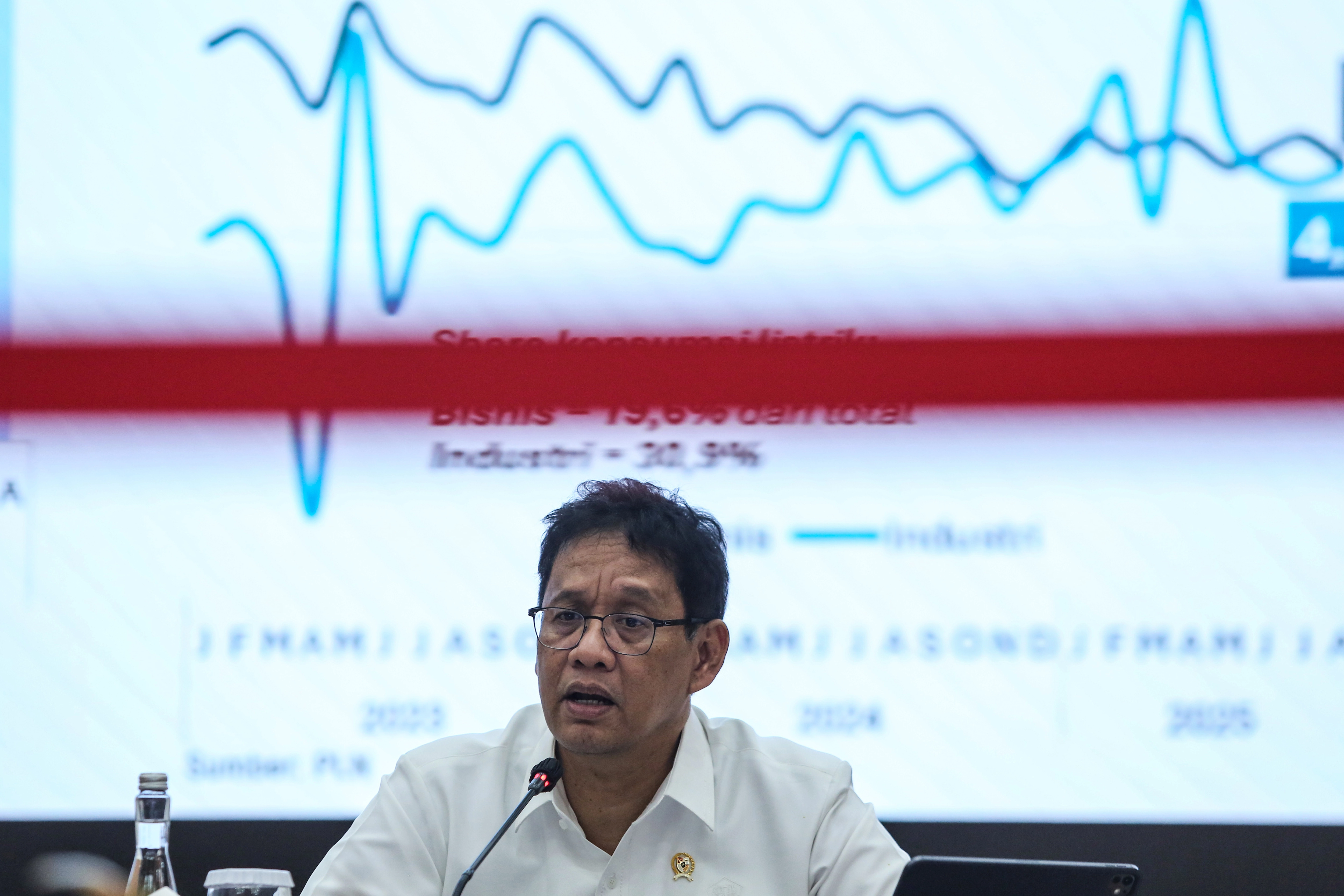 Menkeu Purbaya Pastikan Tarif Cukai Rokok Tak Naik pada 2026